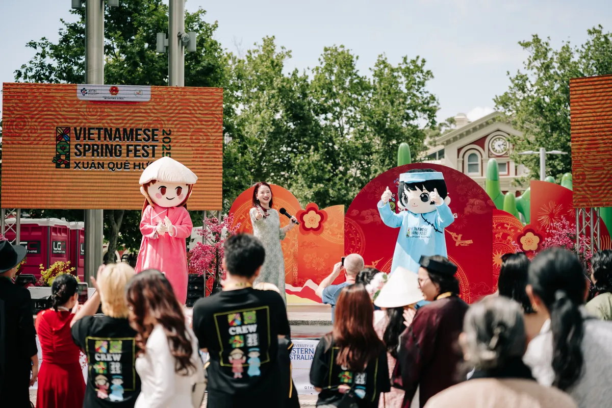 Xuân Quê hương 2025 tại Perth: Hơi thở Tết Việt giữa lòng Tây Úc và những tấm lòng hướng về miền Trung - Ảnh 4.