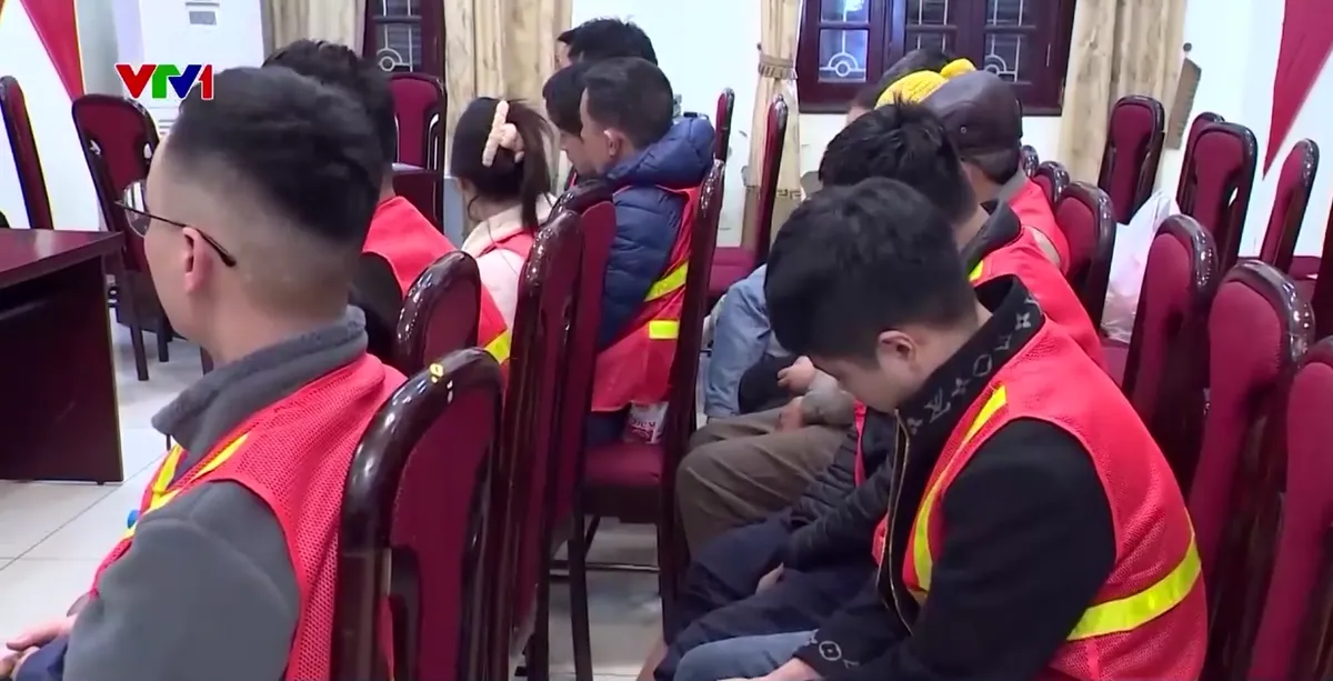 Triệt phá sới bạc trên sông quy mô lớn ở Hà Nội - Ảnh 2.