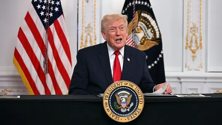 Tổng thống Trump tuyên bố Mỹ sắp chặn tội phạm ma túy Venezuela trên đường bộ- Ảnh 1. Tổng thống Trump tuyên bố Mỹ sắp chặn tội phạm ma túy Venezuela trên đường bộ - Ảnh 1.