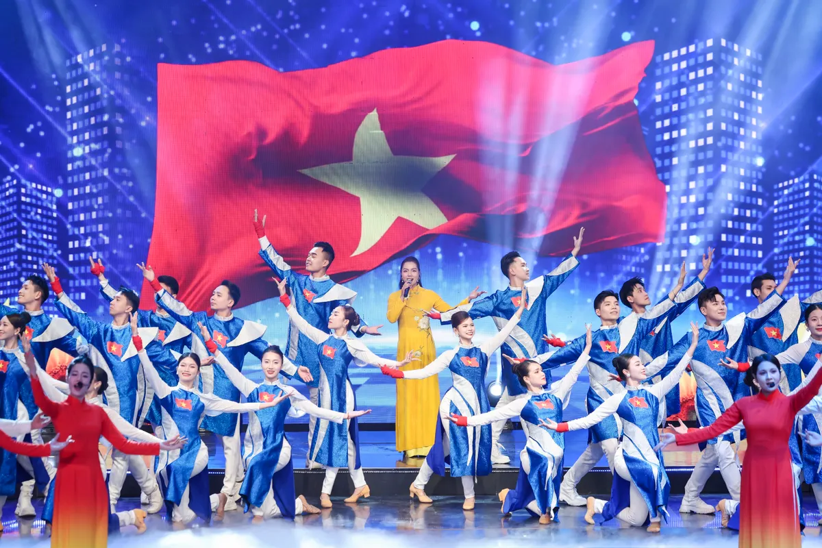 Nguyễn Ngọc Anh gây ấn tượng trong Gala Công dân số  - Ảnh 1.