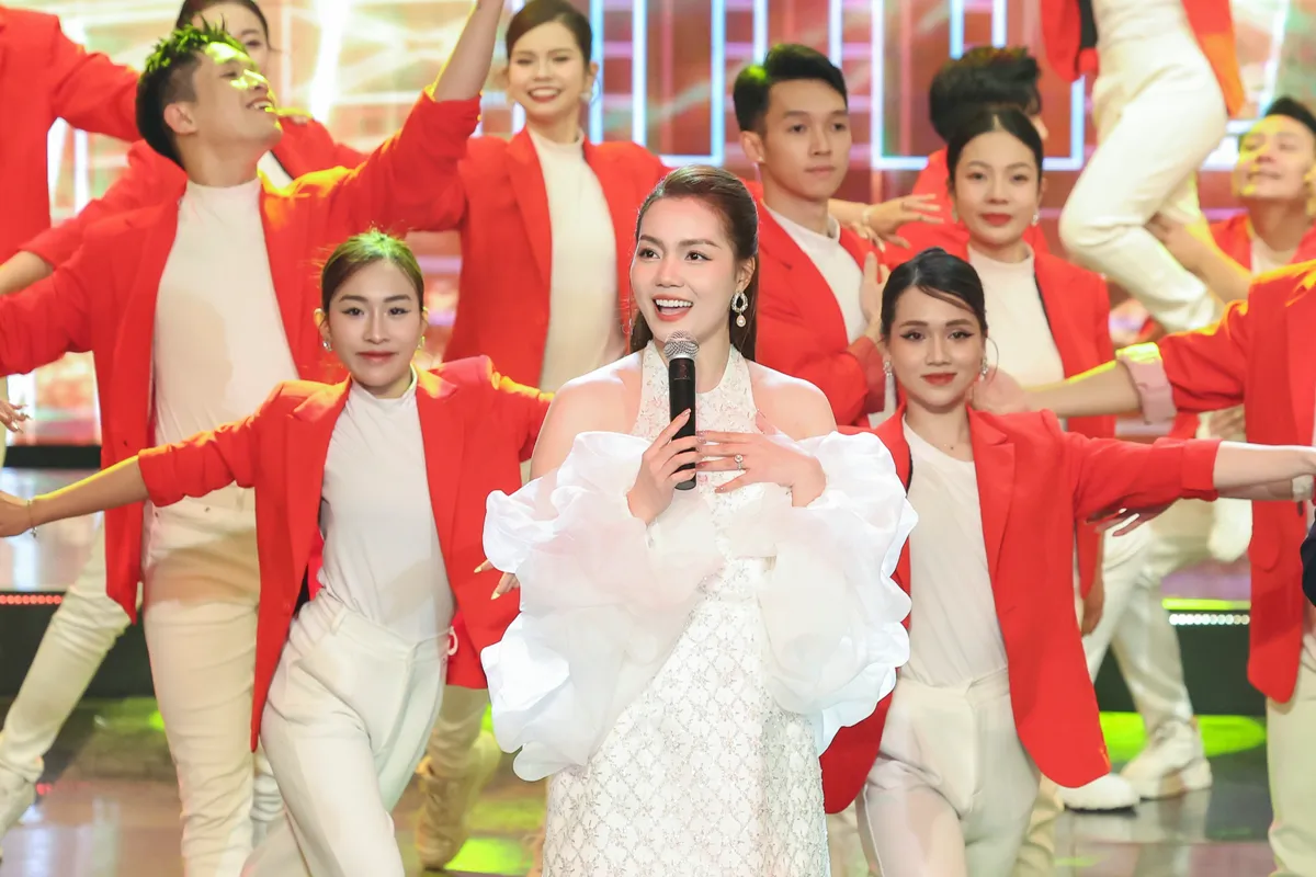 Nguyễn Ngọc Anh gây ấn tượng trong Gala Công dân số  - Ảnh 4.