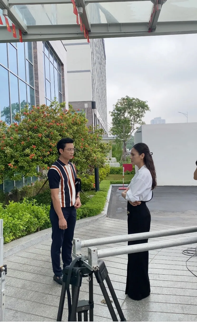 Diễn viên Huyền Sâm tạm biệt đoàn làm phim "Lằn ranh" - Ảnh 4.