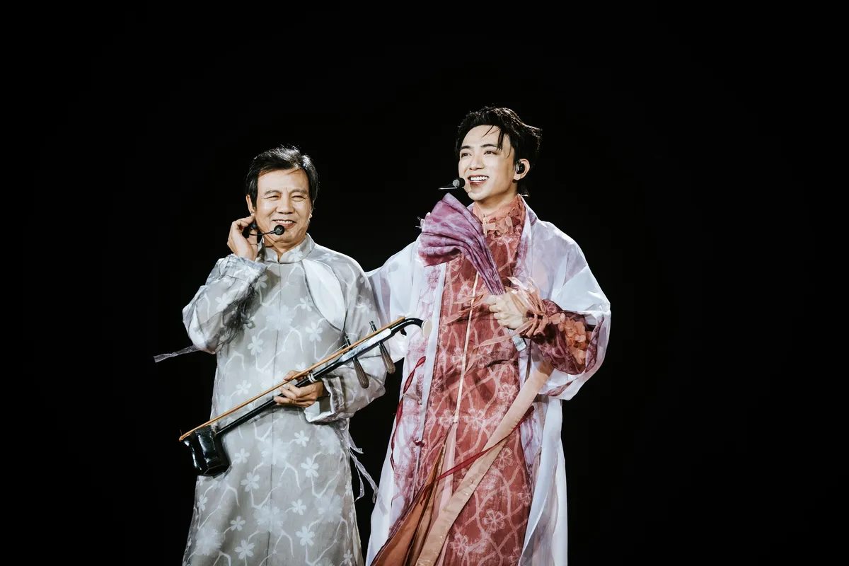 NSND Tự Long đón tin vui, Soobin tiếp tục ủng hộ đồng bào miền Trung - Ảnh 2. NSND Tự Long đón tin vui, Soobin tiếp tục ủng hộ đồng bào miền Trung - Ảnh 2.