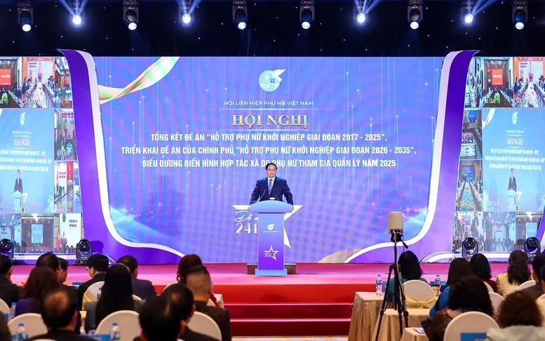 Thủ tướng Phạm Minh Chính dự và phát biểu tại Hội nghị tổng kết Đề án "Hỗ trợ phụ nữ khởi nghiệp giai đoạn 2017-2025 - Ảnh: VGP/Nhật Bắc