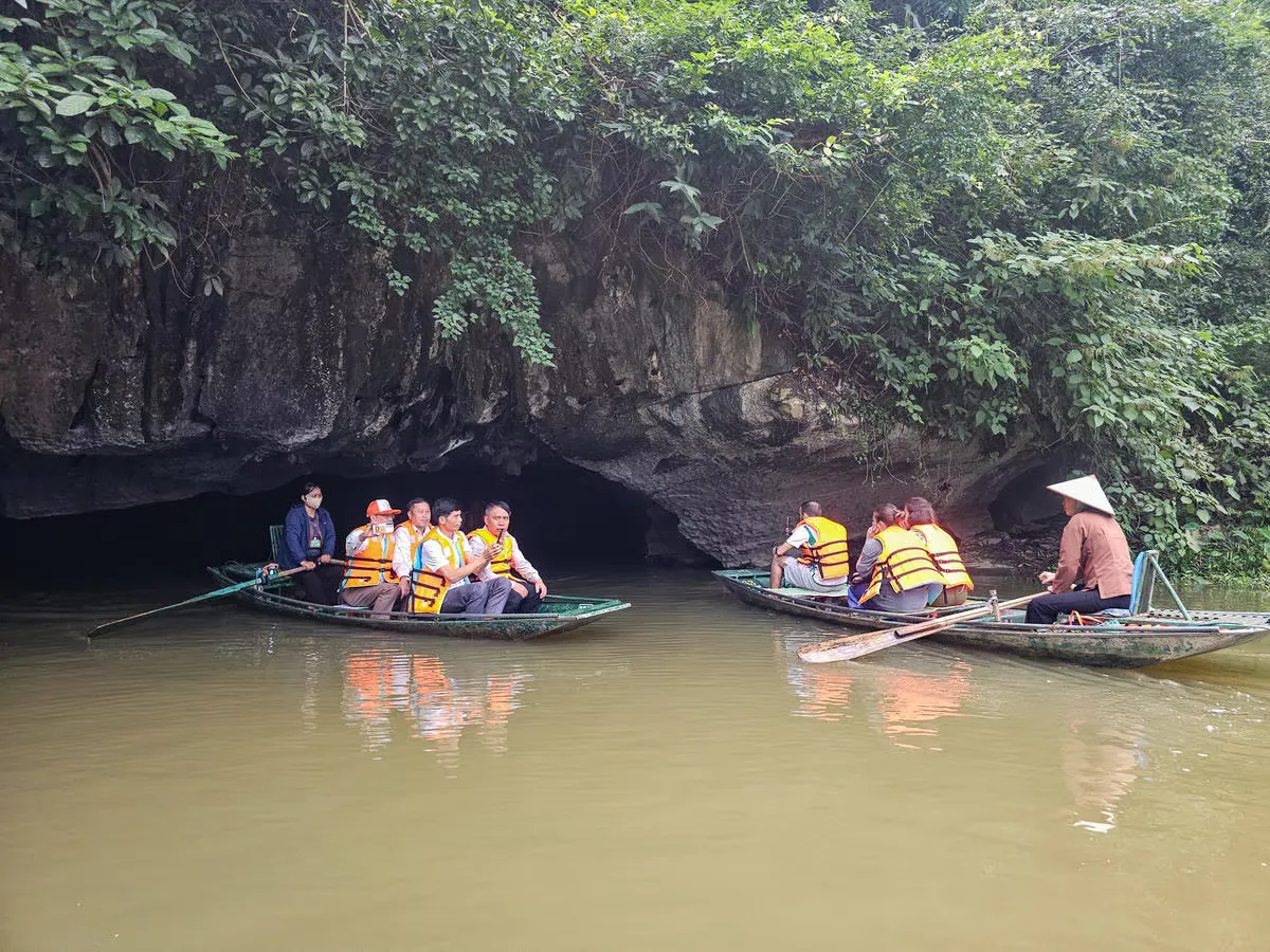 Vẻ đẹp huyền ảo của Hang Bụt trong quần thể danh thắng Ninh B&igrave;nh- Ảnh 1.