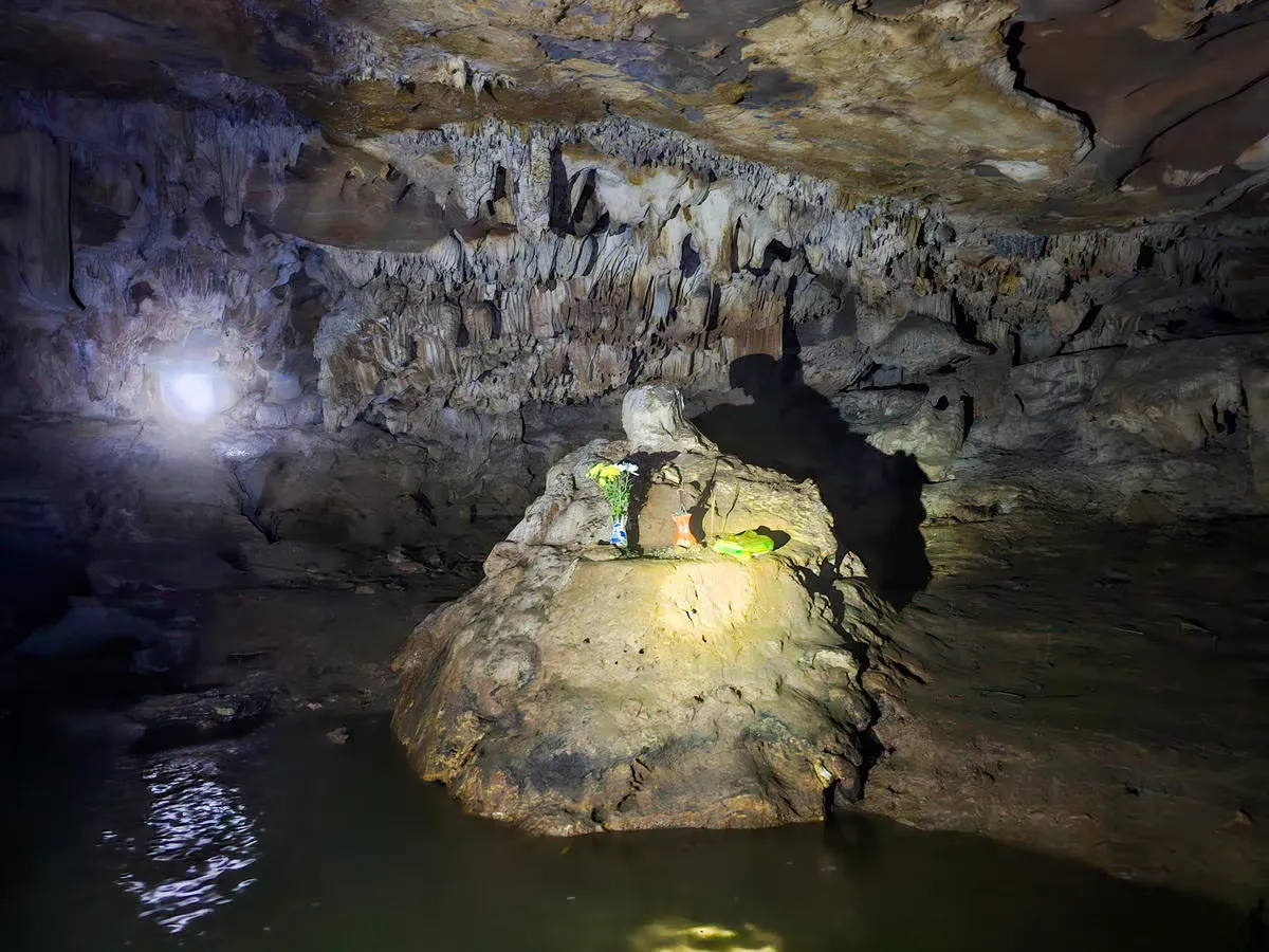 Vẻ đẹp huyền ảo của Hang Bụt trong quần thể danh thắng Ninh B&igrave;nh- Ảnh 3.
