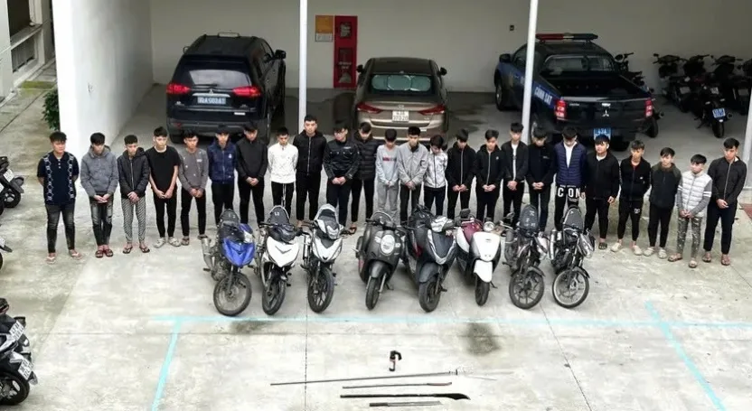 Khởi tố nhóm thiếu niên kéo nhau đi đánh nhau vì mâu thuẫn trên TikTok - Ảnh 1.