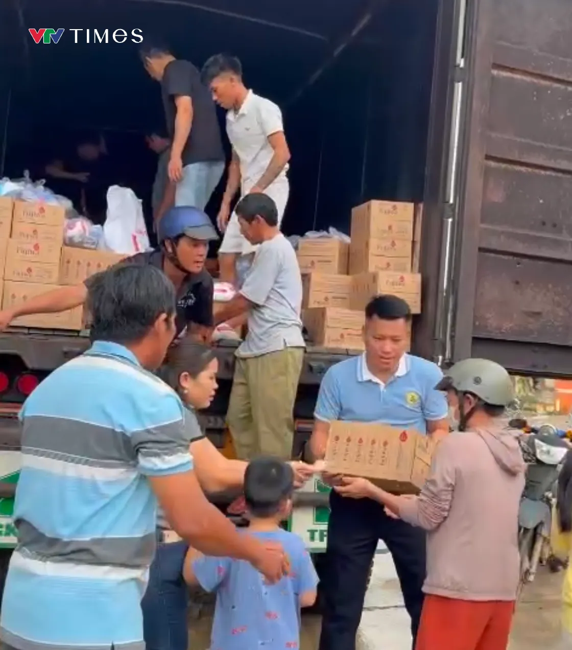 TP Hồ Chí Minh: Kiểm soát chặt việc ủng hộ, cứu trợ bà con vùng lũ, tránh bị trục lợi- Ảnh 4.