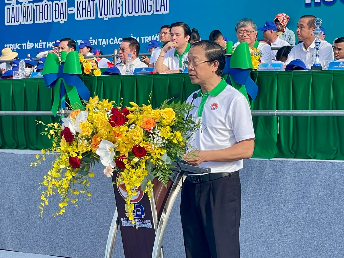 60.000 học sinh TP Hồ Chí Minh xác lập kỷ lục thế giới đồng diễn Vovinam - Ảnh 1.