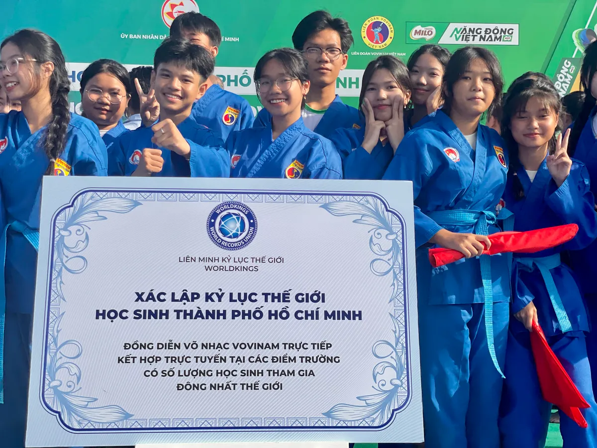 60.000 học sinh TP Hồ Chí Minh xác lập kỷ lục thế giới đồng diễn Vovinam - Ảnh 11.
