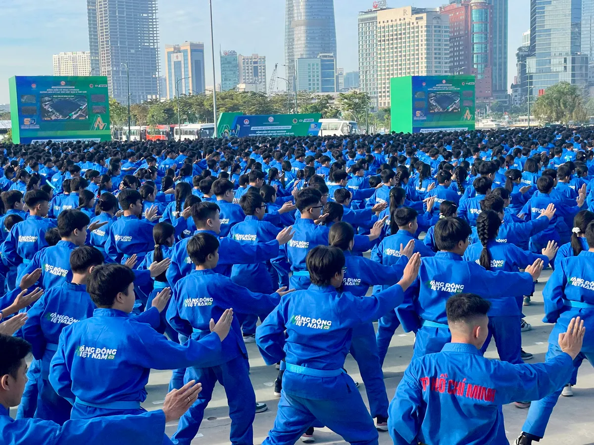 60.000 học sinh TP Hồ Chí Minh xác lập kỷ lục thế giới đồng diễn Vovinam - Ảnh 4.