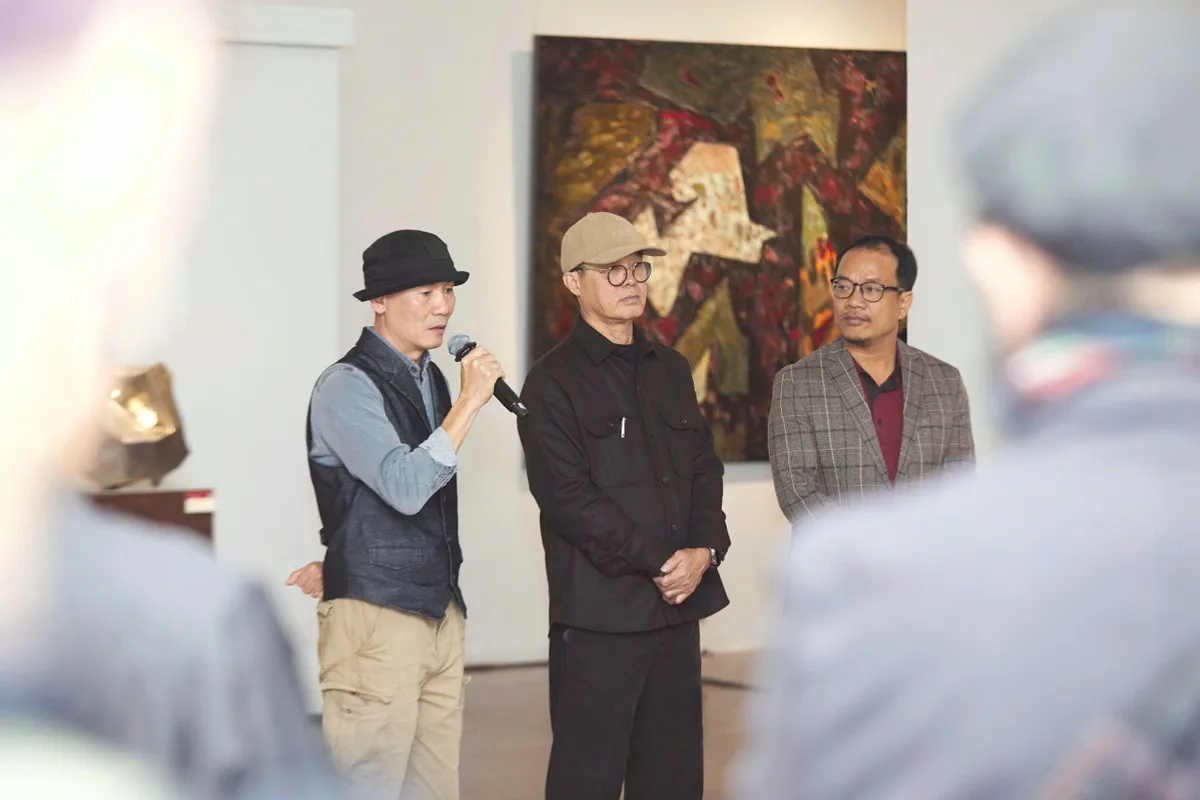 Cú chạm mới mẻ vào đời sống mỹ thuật của nghệ sĩ Đinh Phong- Ảnh 2.