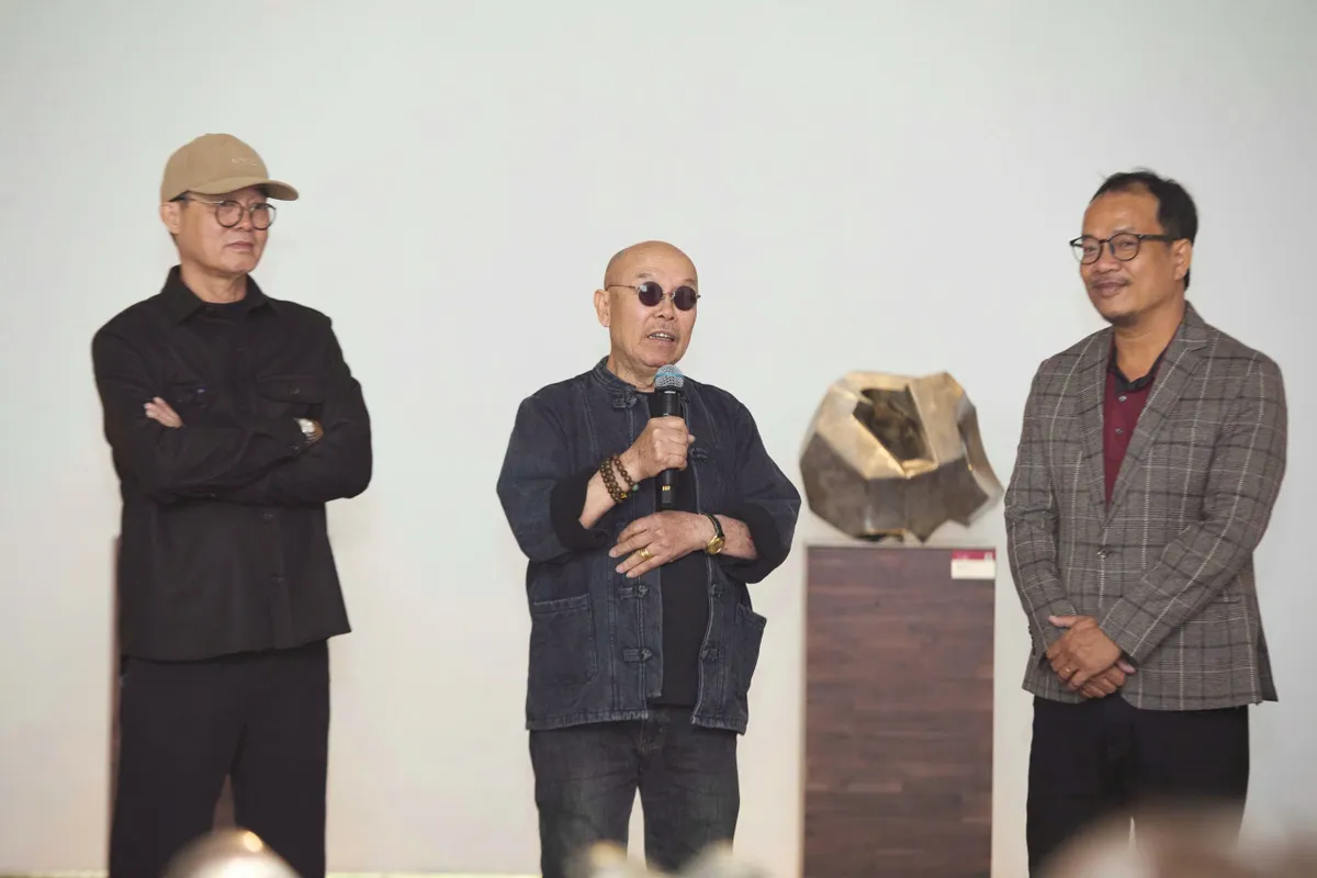 Cú chạm mới mẻ vào đời sống mỹ thuật của nghệ sĩ Đinh Phong- Ảnh 1.