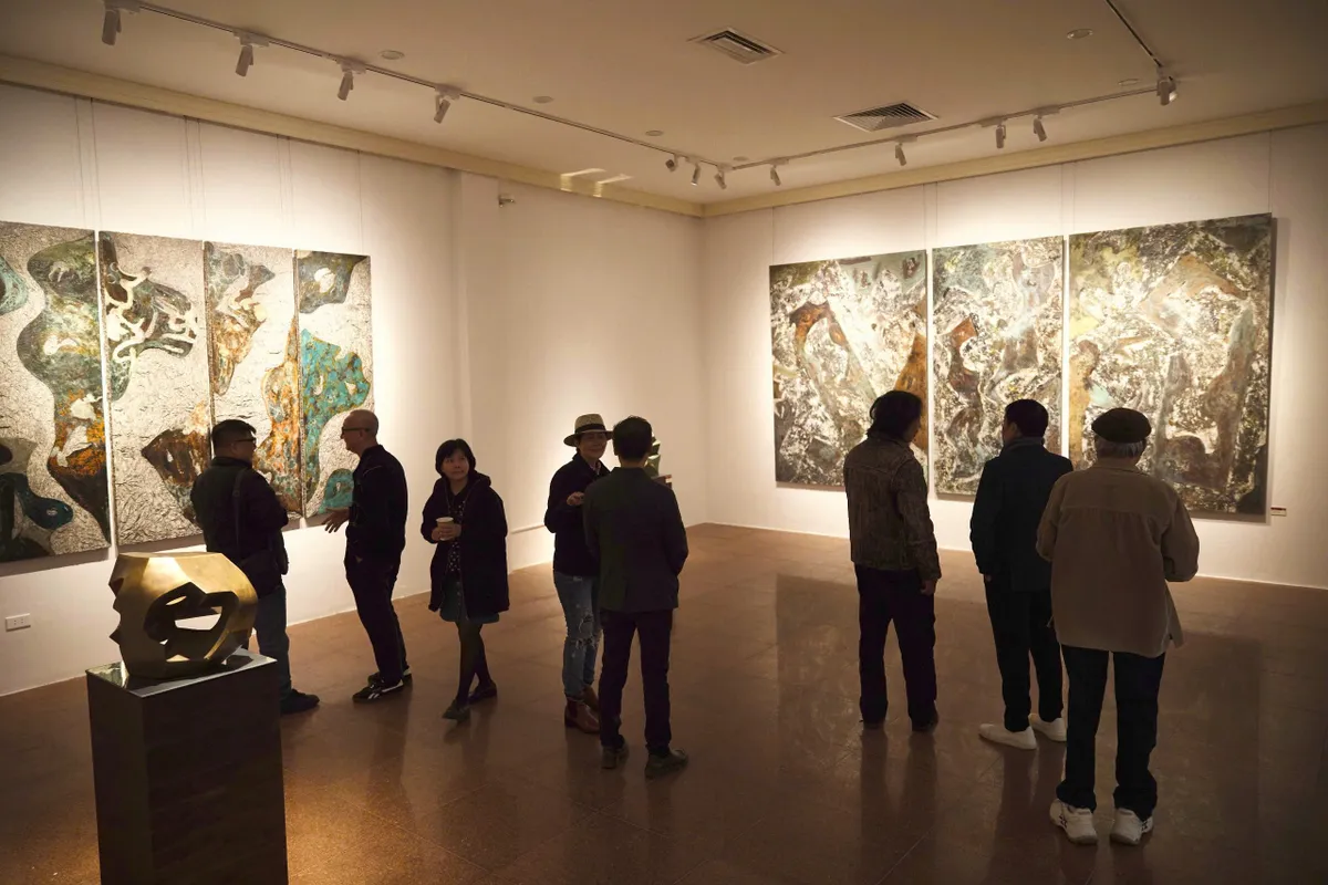 Cú chạm mới mẻ vào đời sống mỹ thuật của nghệ sĩ Đinh Phong- Ảnh 4.