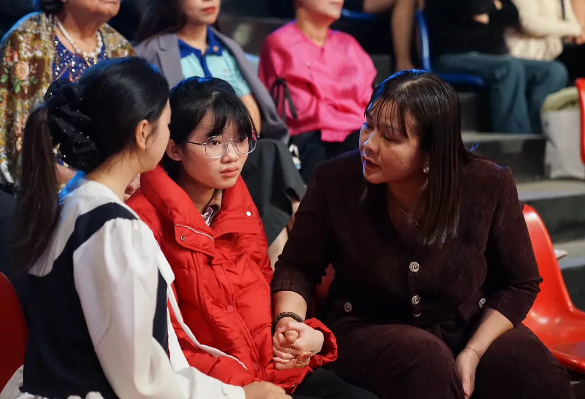 Trái tim cho em và hành trình hồi sinh của cô bé mồ côi - Ảnh 1.