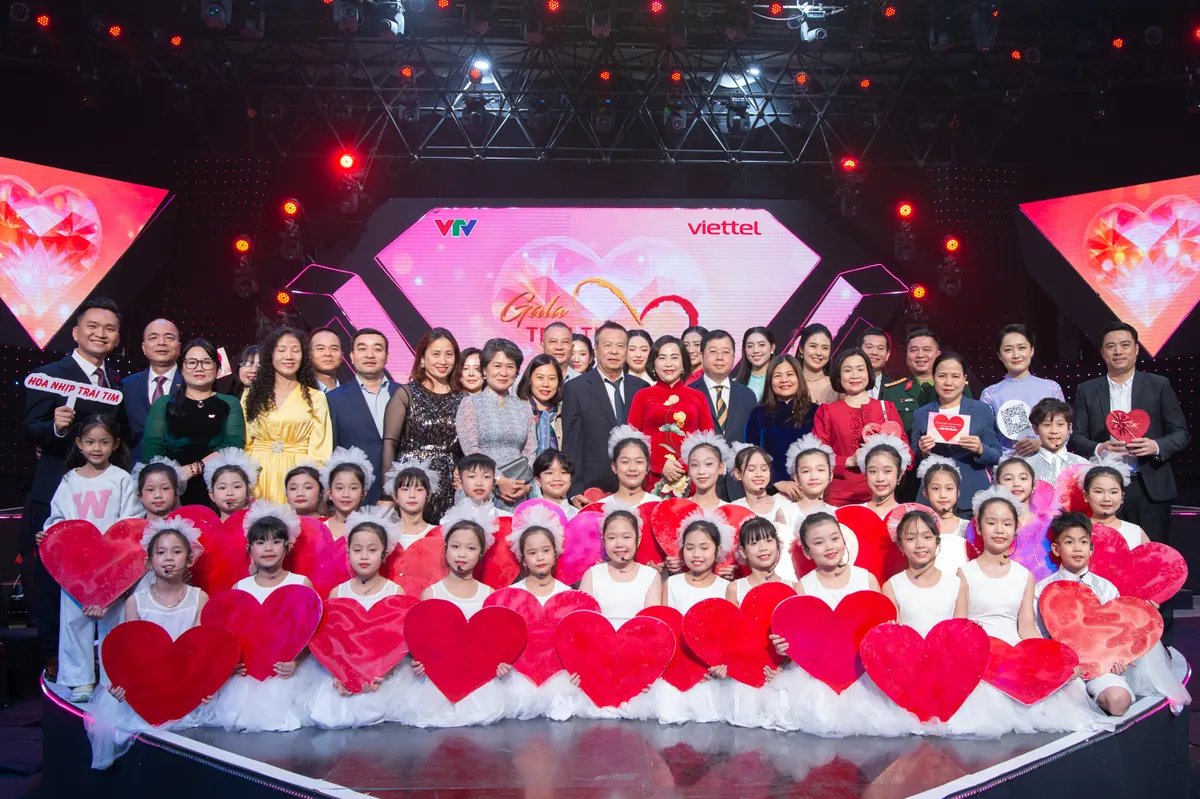 Trái tim cho em và hành trình hồi sinh của cô bé mồ côi - Ảnh 2.