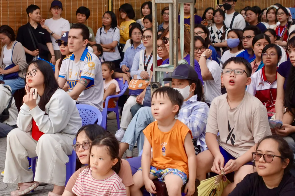 Nghệ thuật truyền thống xuống phố- Ảnh 15. Nghệ thuật truyền thống xuống phố- Ảnh 15.