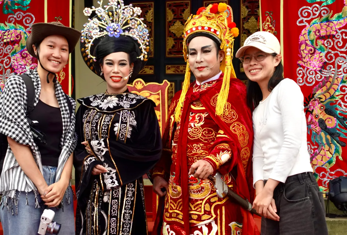 Nghệ thuật truyền thống xuống phố- Ảnh 10. Nghệ thuật truyền thống xuống phố- Ảnh 10.