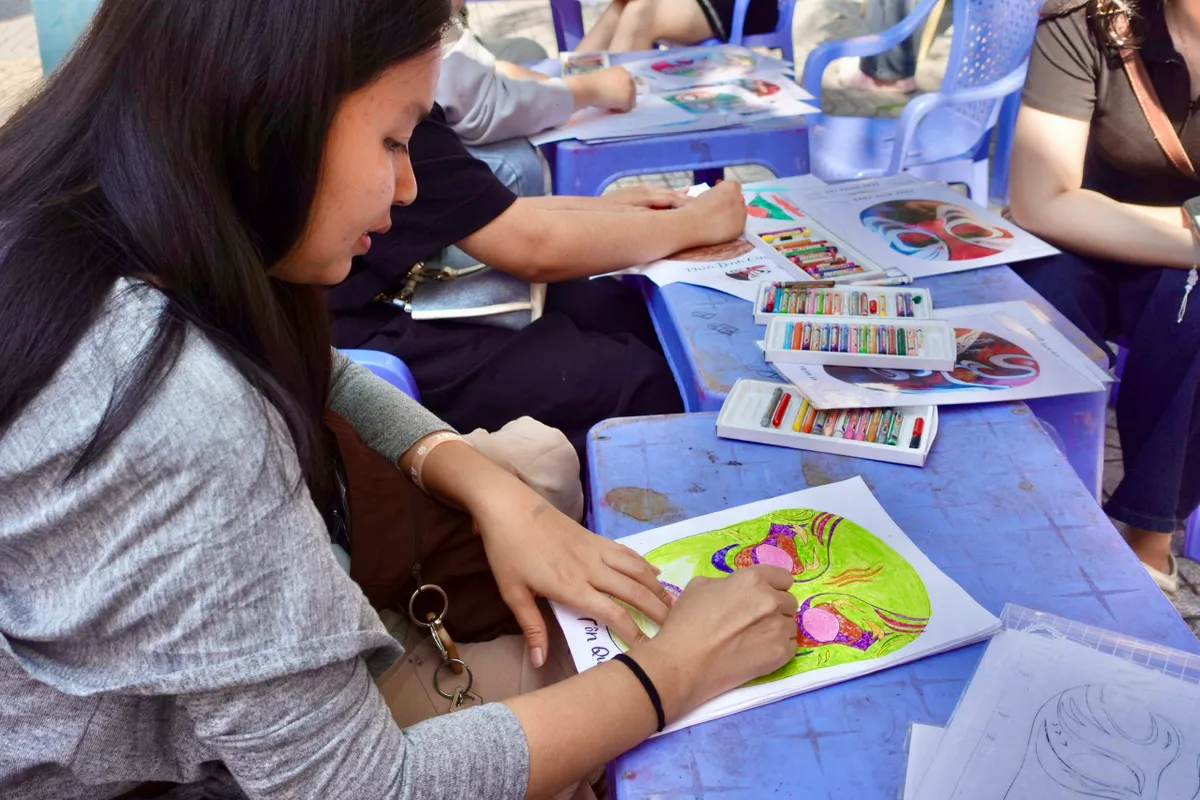 Nghệ thuật truyền thống xuống phố- Ảnh 16. Nghệ thuật truyền thống xuống phố- Ảnh 16.