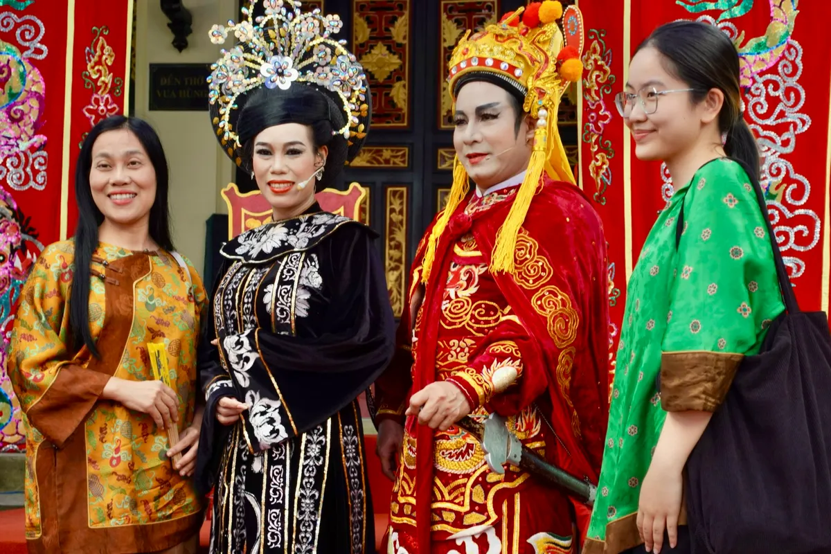 Nghệ thuật truyền thống xuống phố- Ảnh 8. Nghệ thuật truyền thống xuống phố- Ảnh 8.