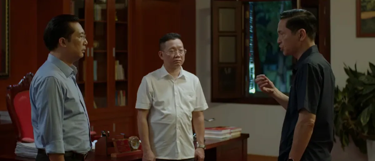 Lằn ranh - Tập 22: Hàng loạt quan chức Việt Đông bị bắt vì đánh bạc- Ảnh 12. Lằn ranh - Tập 22: Hàng loạt quan chức Việt Đông bị bắt vì đánh bạc- Ảnh 12.