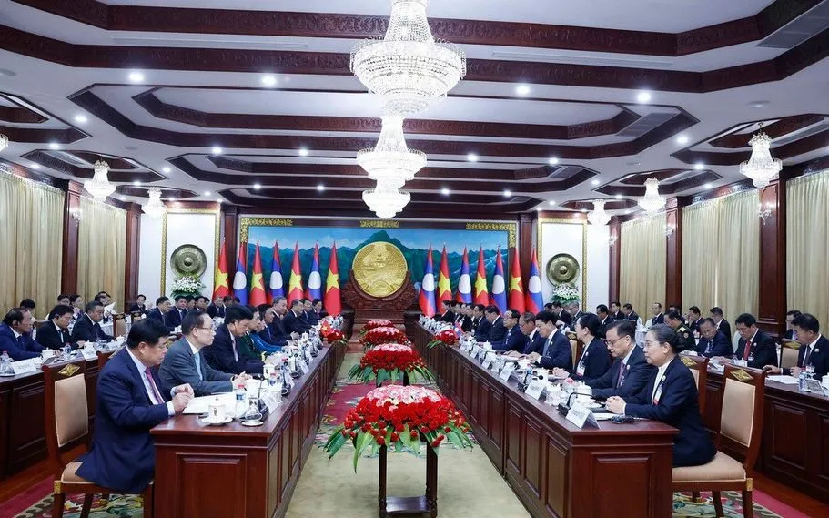 Cuộc hội đàm giữa Tổng Bí thư Tô Lâm và đoàn cấp cao Việt Nam với Tổng Bí thư, Chủ tịch nước Thongloun Sisoulith và đoàn cấp cao Lào. (Ảnh:  TTXVN)