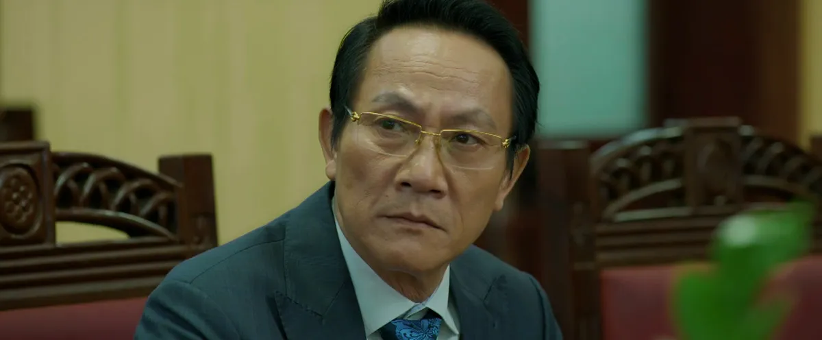 Gia đình trái dấu - Tập 1: Mất chức sau sáp nhập, cựu Trưởng phòng cay đắng bị nhân viên cũ lên mặt- Ảnh 2.