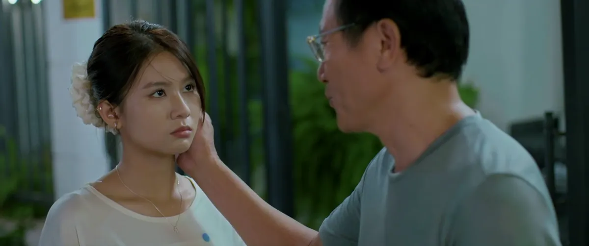 Gia đình trái dấu - Tập 1: Mất chức sau sáp nhập, cựu Trưởng phòng cay đắng bị nhân viên cũ lên mặt- Ảnh 11.