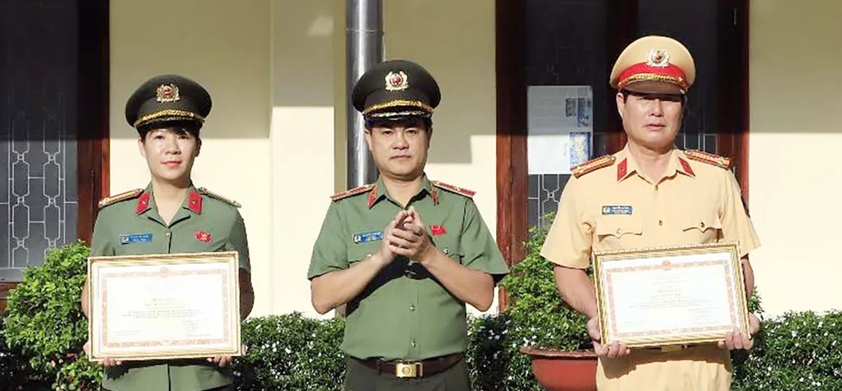 Đồng Nai: Tăng cường lực lượng đảm bảo an ninh trật tự dịp cuối năm 2025 - Ảnh 1.