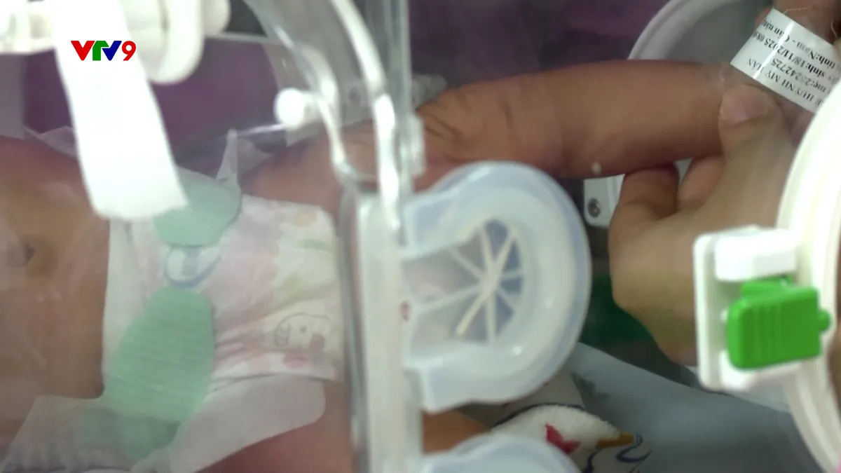 Hành trình 50 ngày giành lại sự sống cho em bé 23 tuần tuổi