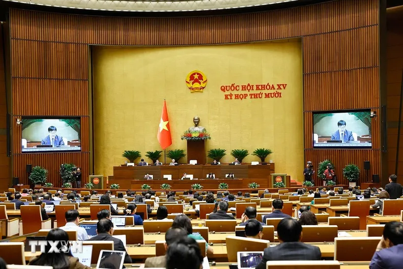 Đề xuất miễn một năm phí bảo hiểm y tế cho người dân bị thiệt hại bởi bão lũ - Ảnh 1.