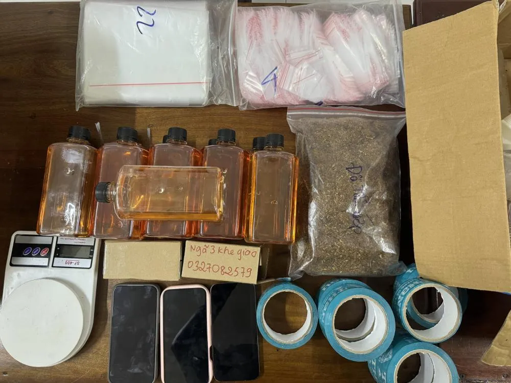 Bắt đôi nam nữ sản xuất, mua bán ma túy hướng thần cực mạnh qua Telegram - Ảnh 2.