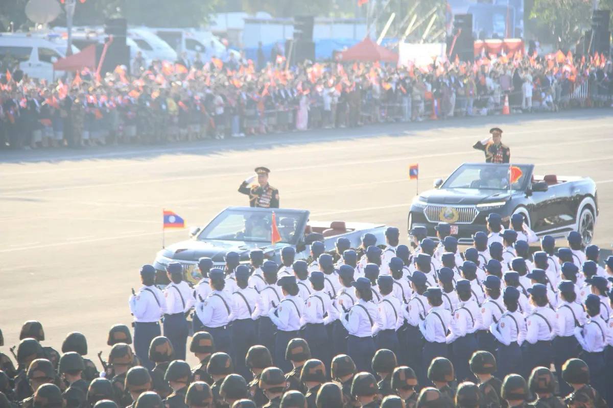 Xe điện Việt Nam nổi bật tại lễ diễu binh, diễu hành kỷ niệm Quốc khánh Lào- Ảnh 3. Xe điện Việt Nam nổi bật tại lễ diễu binh, diễu hành kỷ niệm Quốc khánh Lào- Ảnh 3.