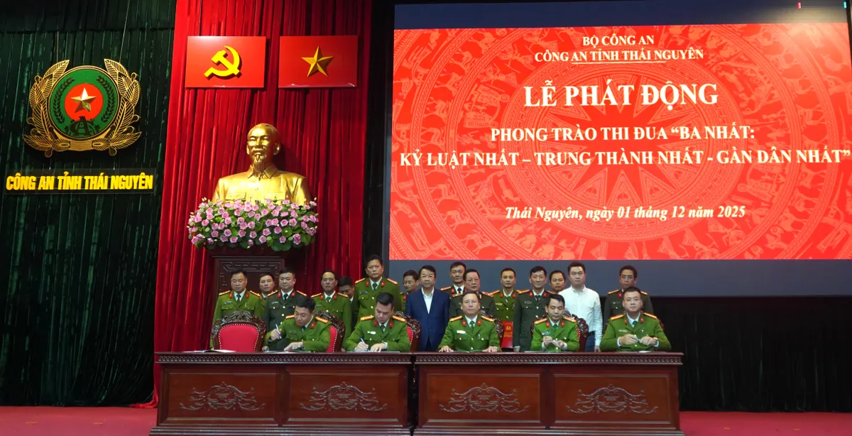 Công an Thái Nguyên phát động phong trào thi đua và ủng hộ đồng bào miền Trung, Tây Nguyên - Ảnh 1.