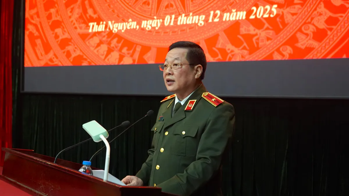 Công an Thái Nguyên phát động phong trào thi đua và ủng hộ đồng bào miền Trung, Tây Nguyên - Ảnh 2.