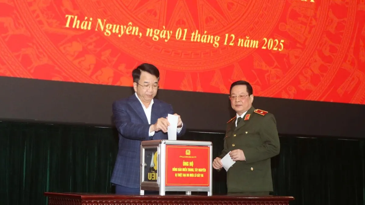 Công an Thái Nguyên phát động phong trào thi đua và ủng hộ đồng bào miền Trung, Tây Nguyên - Ảnh 4.