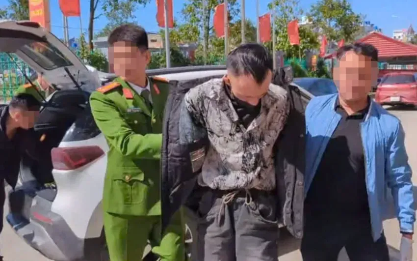 Công an bắt giữ Thành.