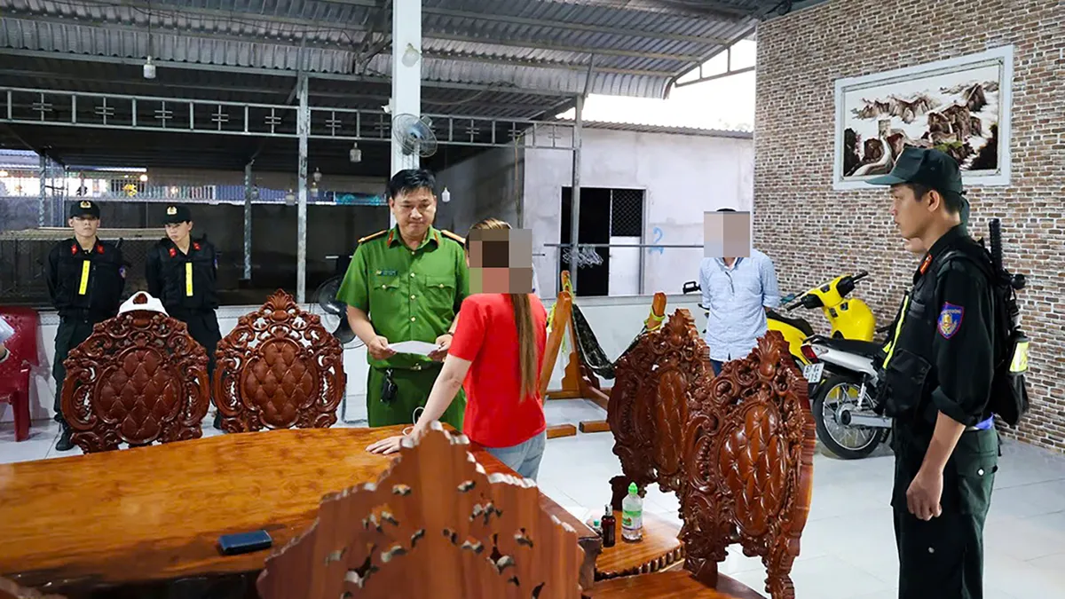 Triệt phá băng nhóm côn đồ “Tẻo Bô” thường xuyên đánh chém, gây mất an ninh trật tự - Ảnh 2.