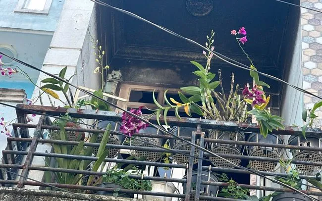 Căn nhà xảy ra vụ cháy có 2 tầng. Ảnh: NLĐ