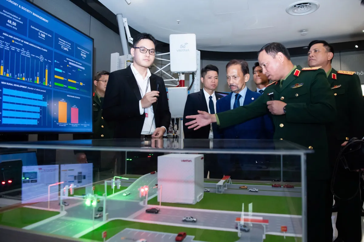 Viettel đ&oacute;n Quốc vương Brunei, mở ra cơ hội hợp t&aacute;c chiến lược mới - Ảnh 1.