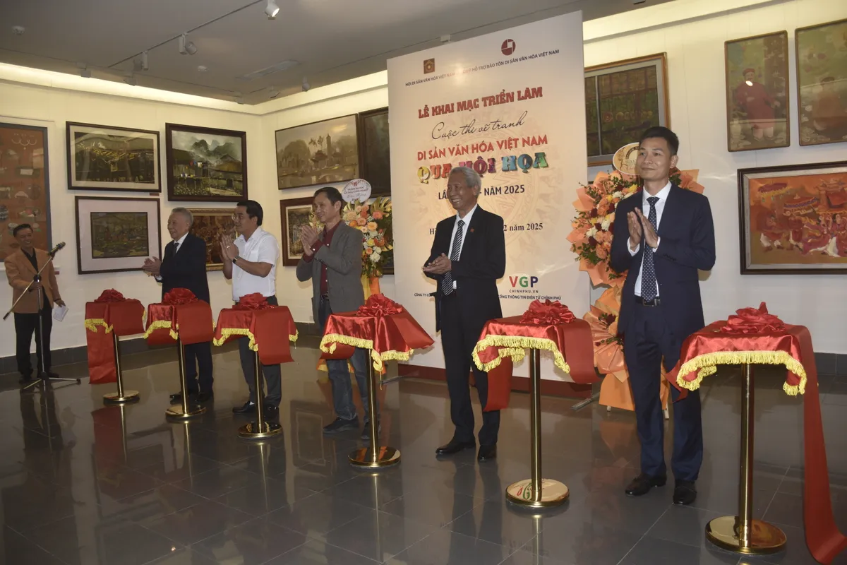 Hơn 1300 tác phẩm vẽ về di sản văn hóa Việt Nam: Truyền cảm hứng và tình yêu di sản
- Ảnh 1.