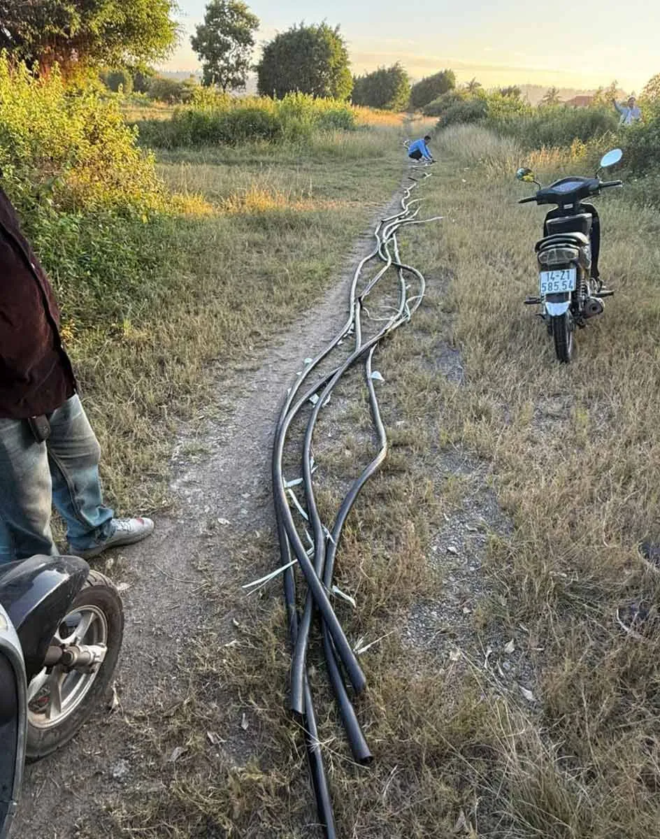 Quảng Ninh: Tạm giữ 2 đối tượng trộm cắp, tiêu thụ cáp điện liên tỉnh - Ảnh 3.