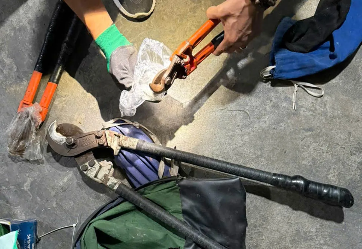 Quảng Ninh: Tạm giữ 2 đối tượng trộm cắp, tiêu thụ cáp điện liên tỉnh - Ảnh 2.