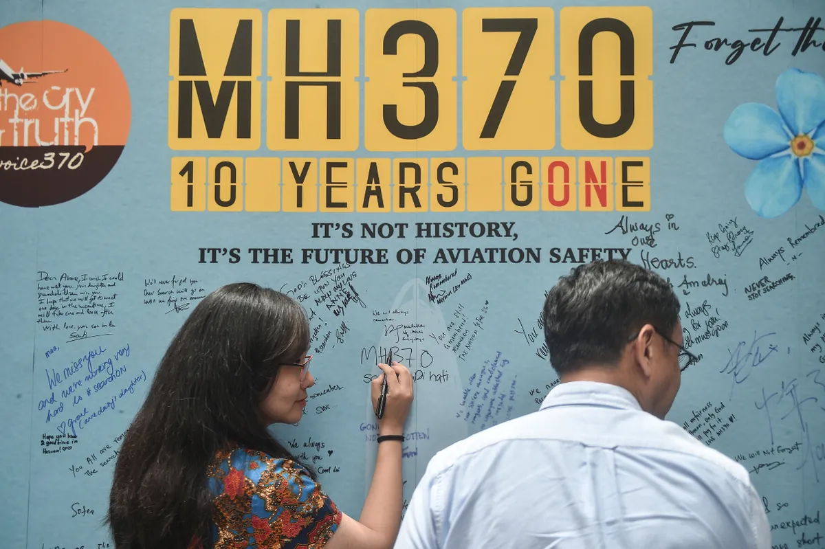 Malaysia nối lại tìm kiếm máy bay MH370 - Ảnh 1.