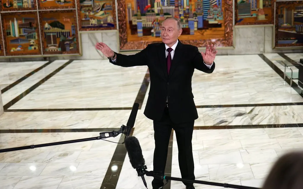 Tổng thống Nga Vladimir Putin phát biểu với các nhà báo tại Moscow, ngày 2/12/2025 (Ảnh: AP)