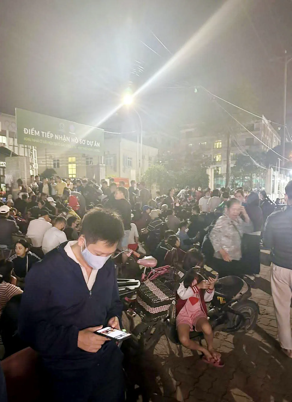 Những khoảng tối trong cuộc chạy đua tìm suất an cư  - Ảnh 6.