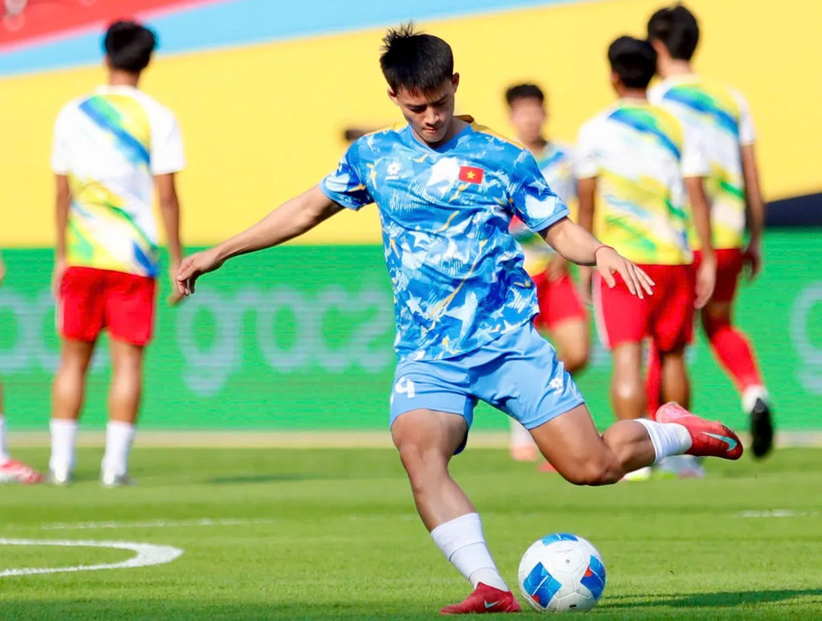 TRỰC TIẾP U22 Việt Nam 2-1 U22 Lào (H2): Trọng tài từ chối bàn thắng của Đình Bắc, rồi sau đó lại công nhận!! - Ảnh 2.