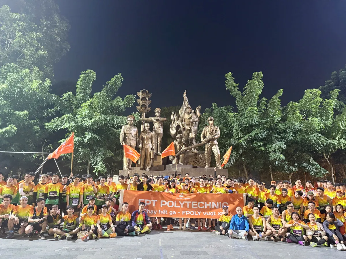 Kỷ lục Việt Nam: Giải chạy ghi dấu c&oacute; đ&ocirc;ng sinh vi&ecirc;n tham dự nhất

- Ảnh 1.