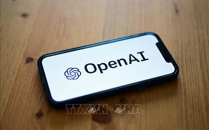 Biểu tượng OpenAI trên màn hình điện thoại di động ở Manta, Mỹ. Ảnh: AFP/TTXVN