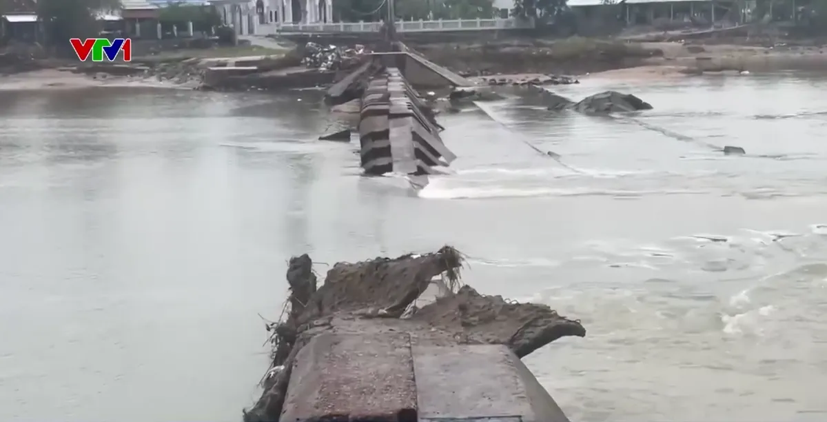 Đắk Lắk khẩn trương khắc phục hệ thống thủy lợi sau lũ, bảo đảm vụ Đông Xuân - Ảnh 2.